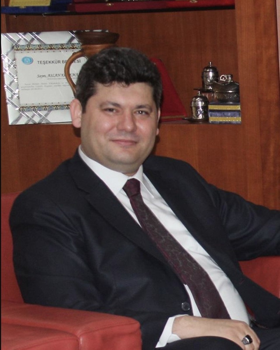 Naim Kahveci — Bankacılık, Risk ve Kurumsal Finans Danışmanı portresi